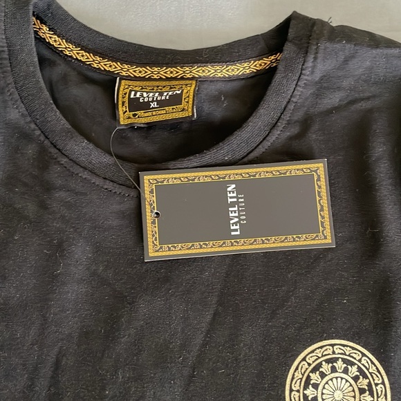 Men’s black tee. Sz XL - Picture 2 of 3